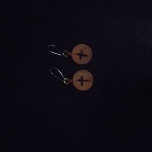 Wooden round earring